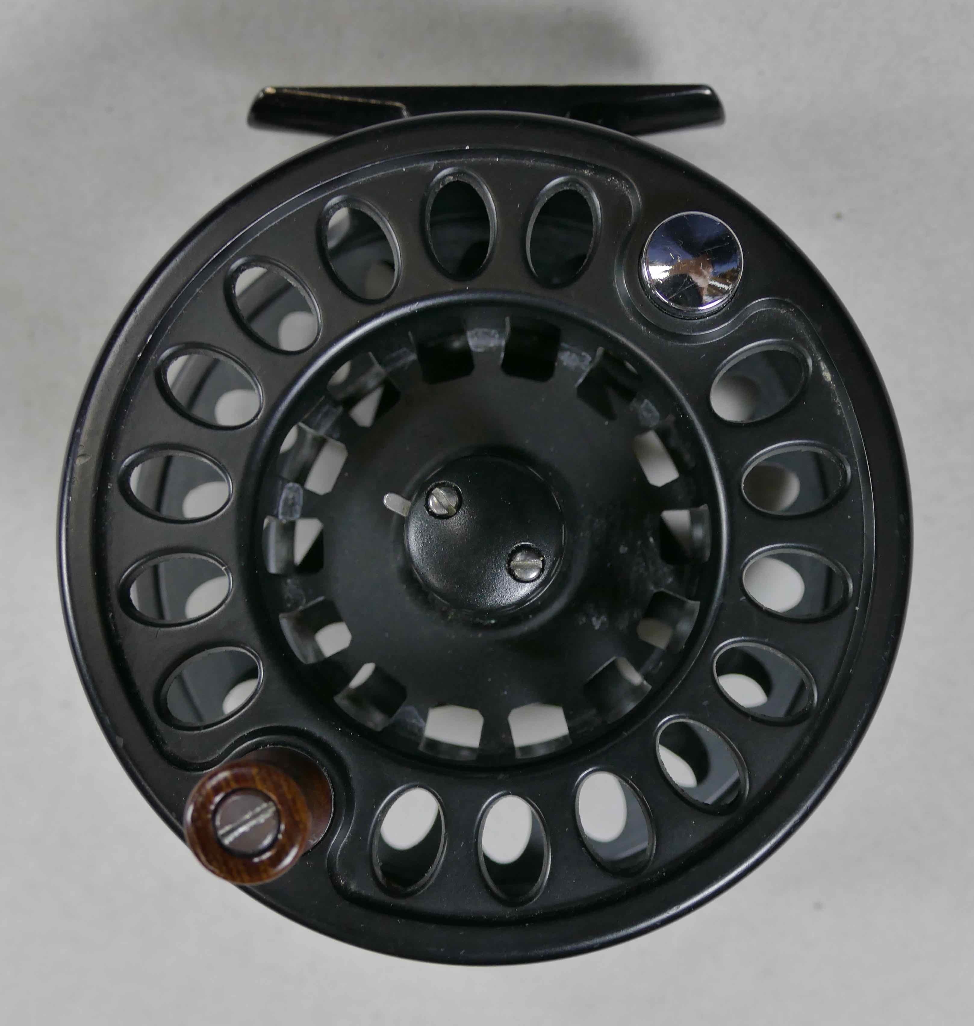 Guideline Reelmaster Salmon mid arbour fly reel in excellent shape. $80.00