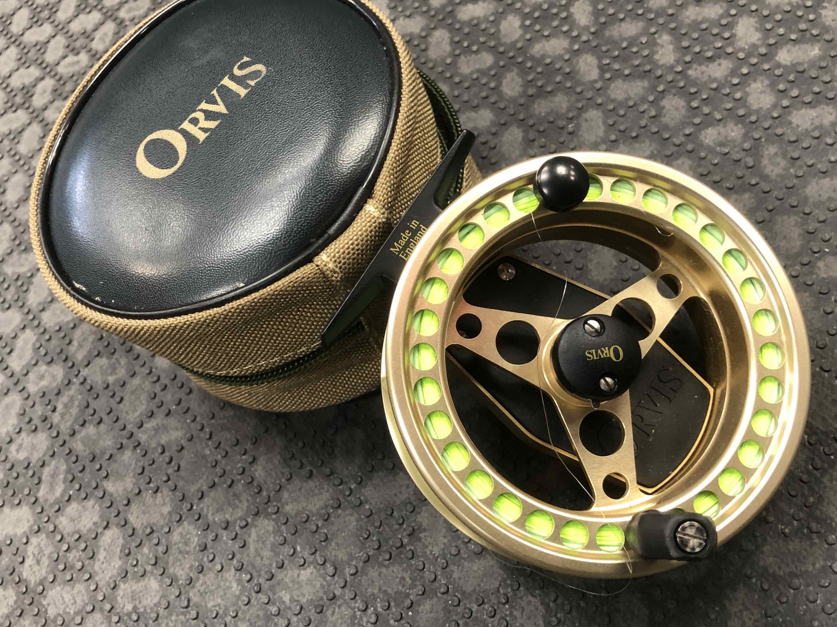 Orvis Battenkill - Made in England - Large Arbour II Fly Reel - Gold - C/W RIO Grand WF4F Fly Line - GREAT SHAPE! - $150