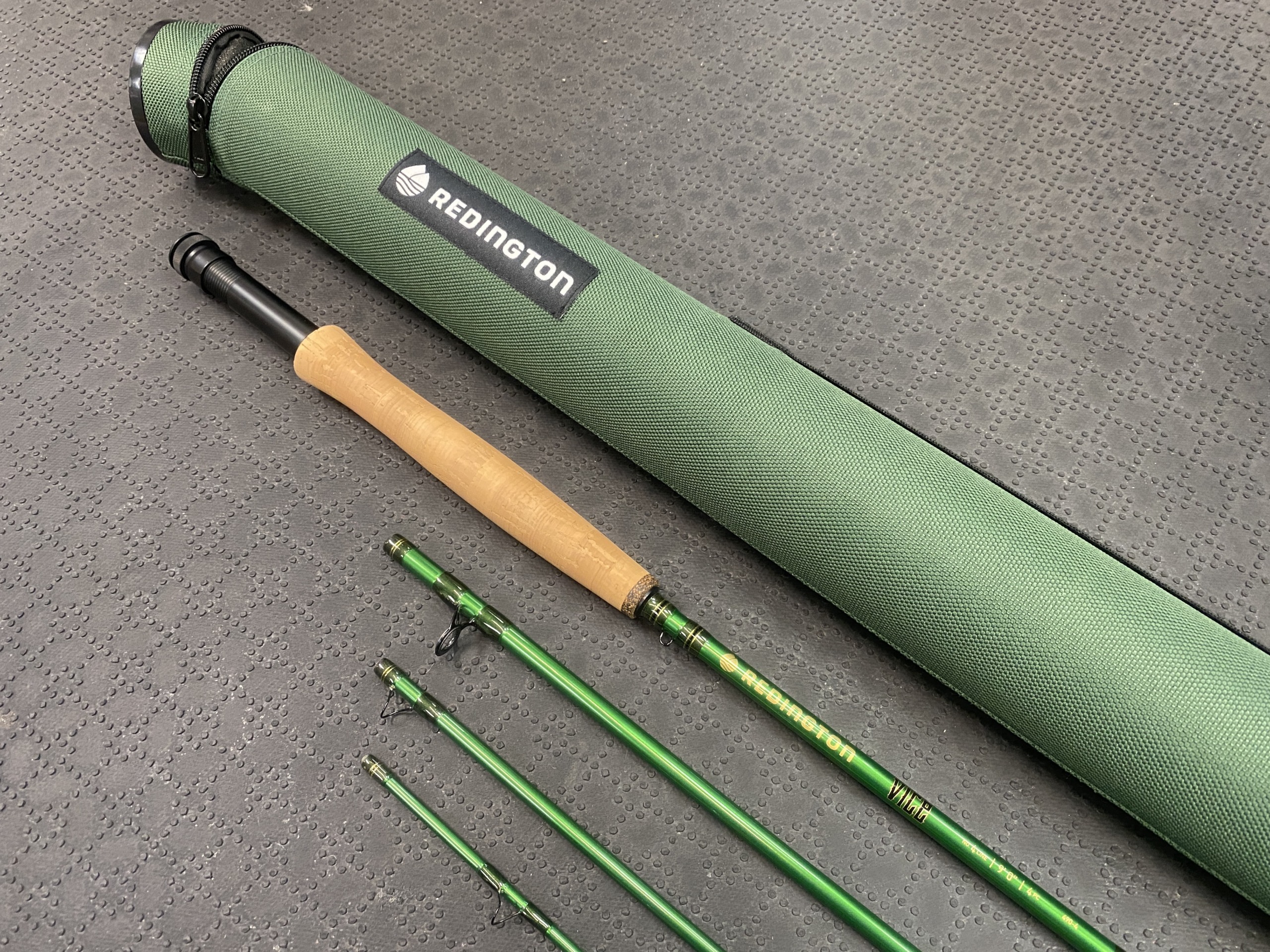 Redington Fly Fishing Rod Fishing Rods & Poles 4 wt Line Weight 4 Pieces