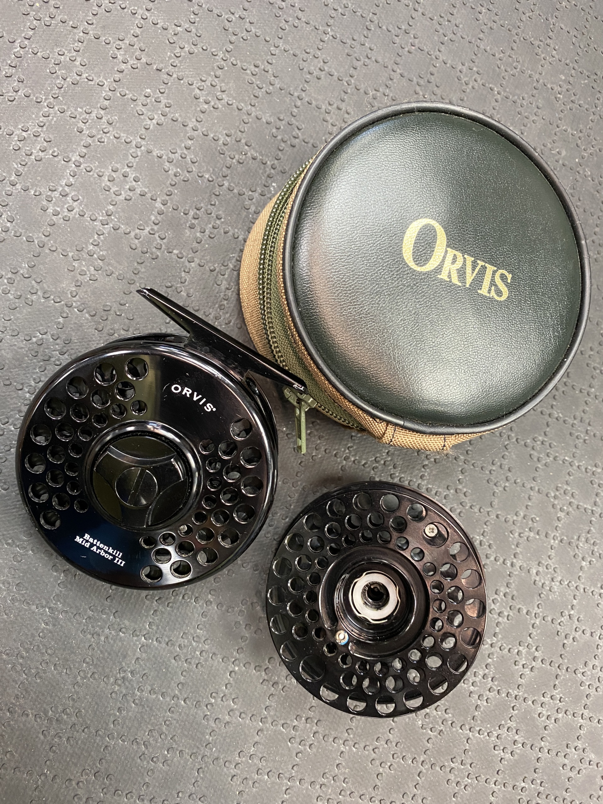 SOLD! – Orvis Battenkill MID ARBOR III Fly Reel – C/W Spare Spool & Orvis  Reel Pouch – LIKE NEW! – $200 – The First Cast – Hook, Line and Sinker's Fly  Fishing Shop